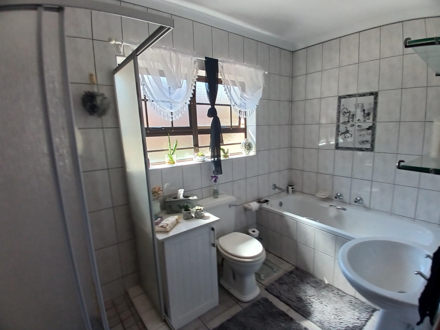 4 Bedroom Property for Sale in Dana Bay Western Cape